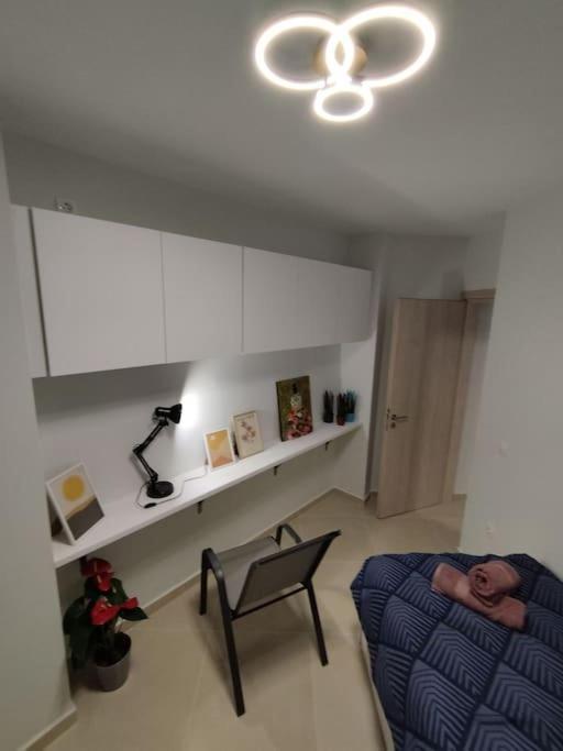 Floral Home 1 - Ground Floor Apt With Courtyard And Private Parking! 雅典 外观 照片