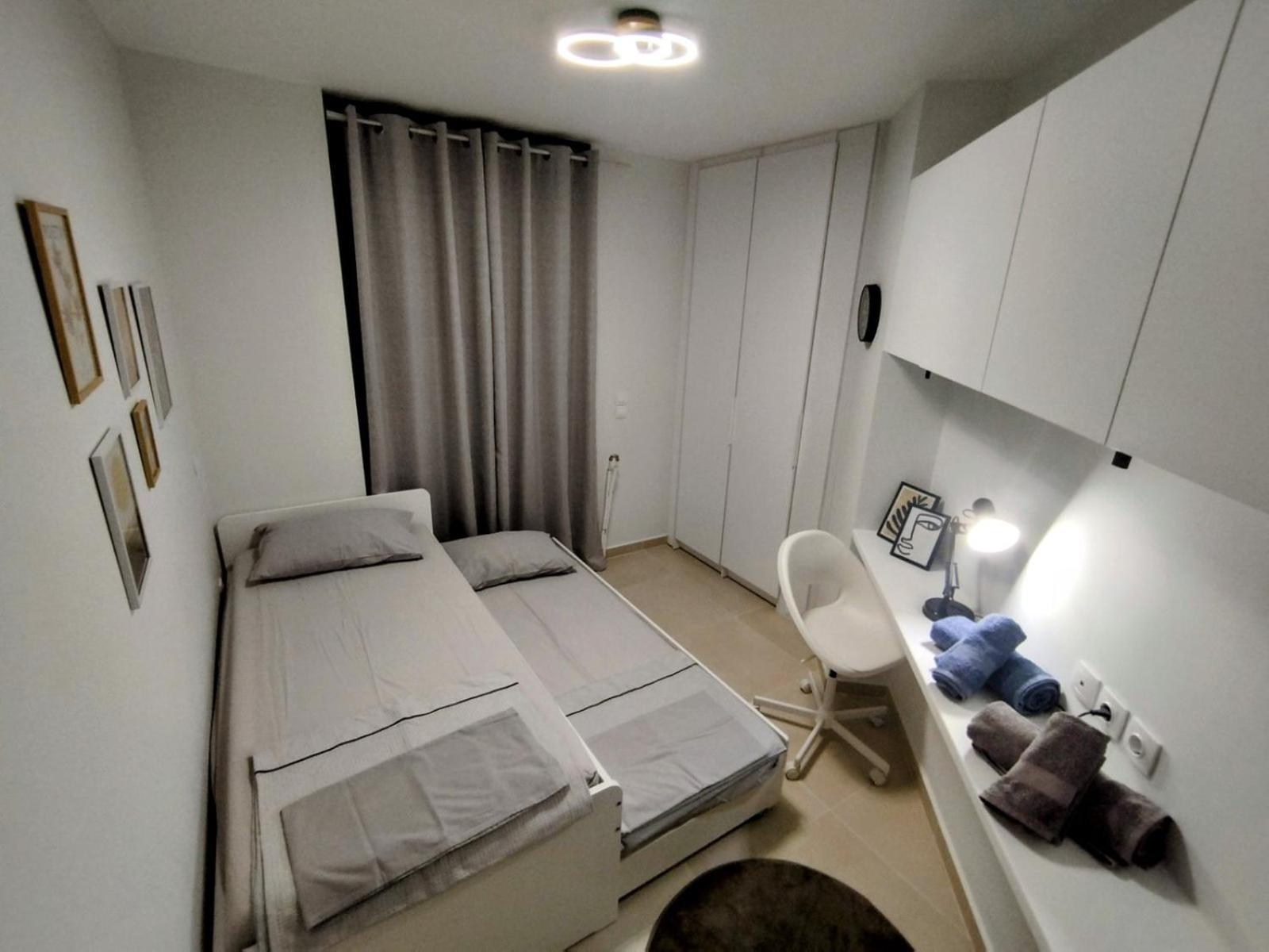 Floral Home 1 - Ground Floor Apt With Courtyard And Private Parking! 雅典 外观 照片