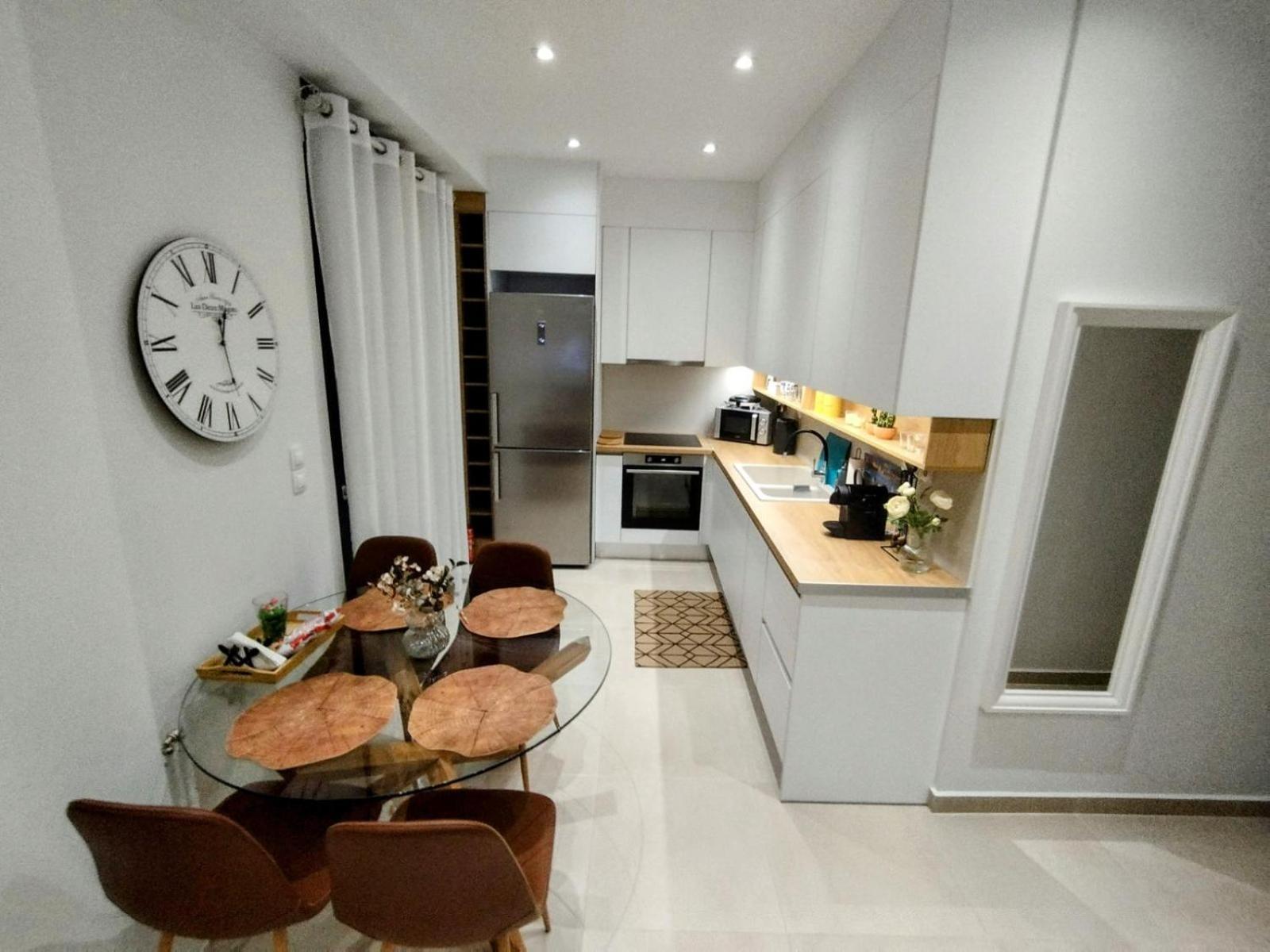 Floral Home 1 - Ground Floor Apt With Courtyard And Private Parking! 雅典 外观 照片